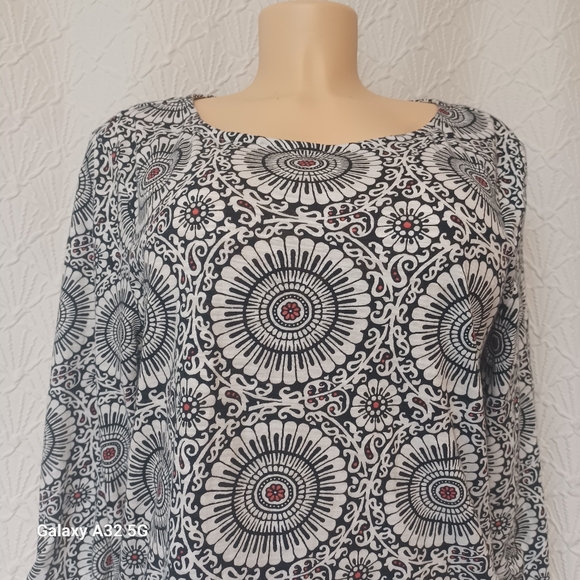 T by Talbots New Women Size LP Black and White Geometric Blouse - Picture 4 of 12